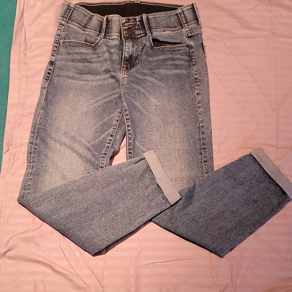Apt 9 capris